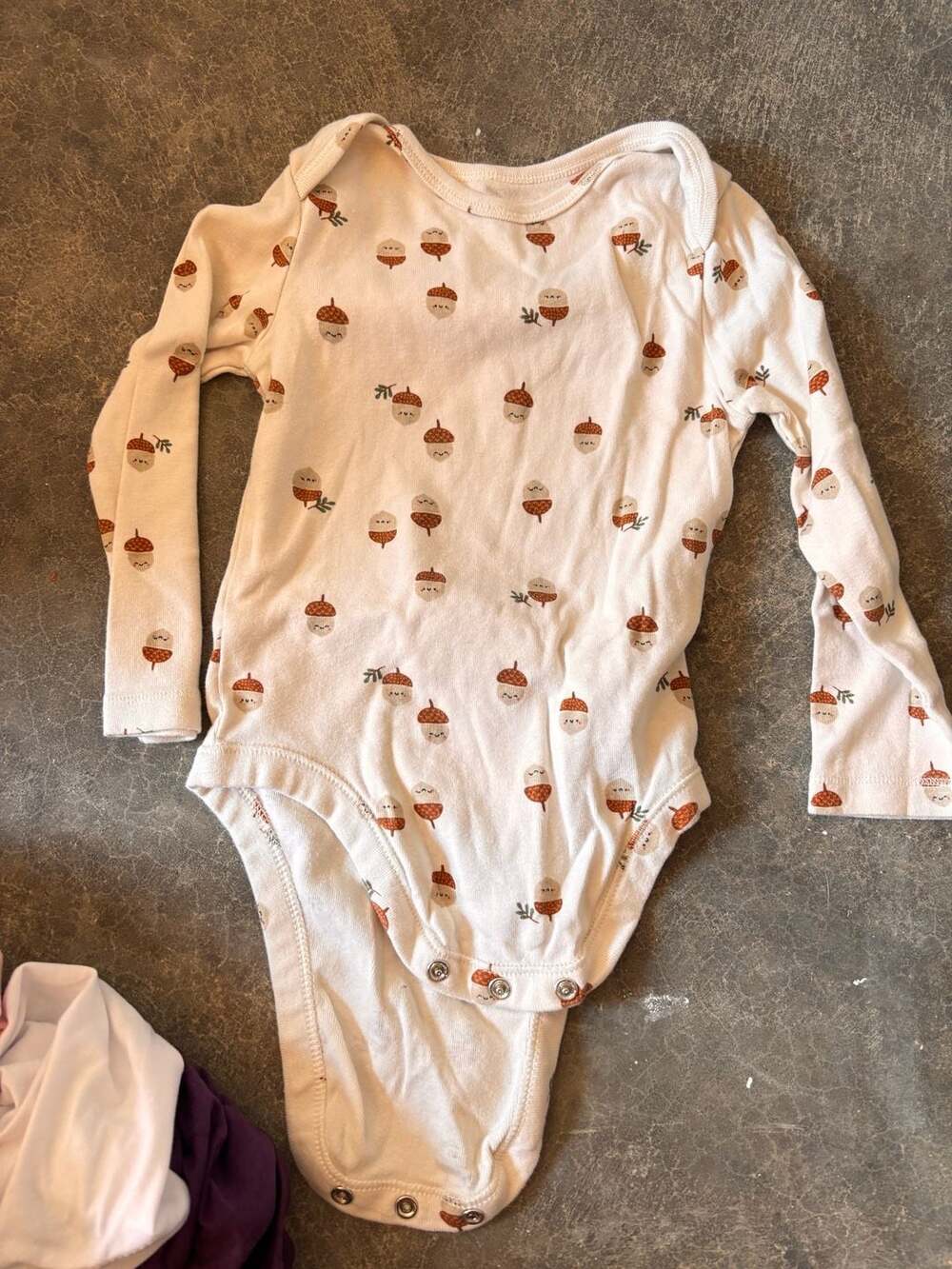 Old Navy Cream Acorn Print Long Sleeve Baby Onesie Bodysuit 18-24M